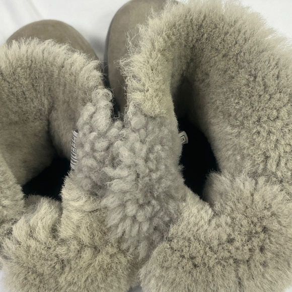 Ugg Women’s Bailey Bow II Ankle Boot Sz 7US 5.5UK Slip on Suede Gray - Picture 6 of 10